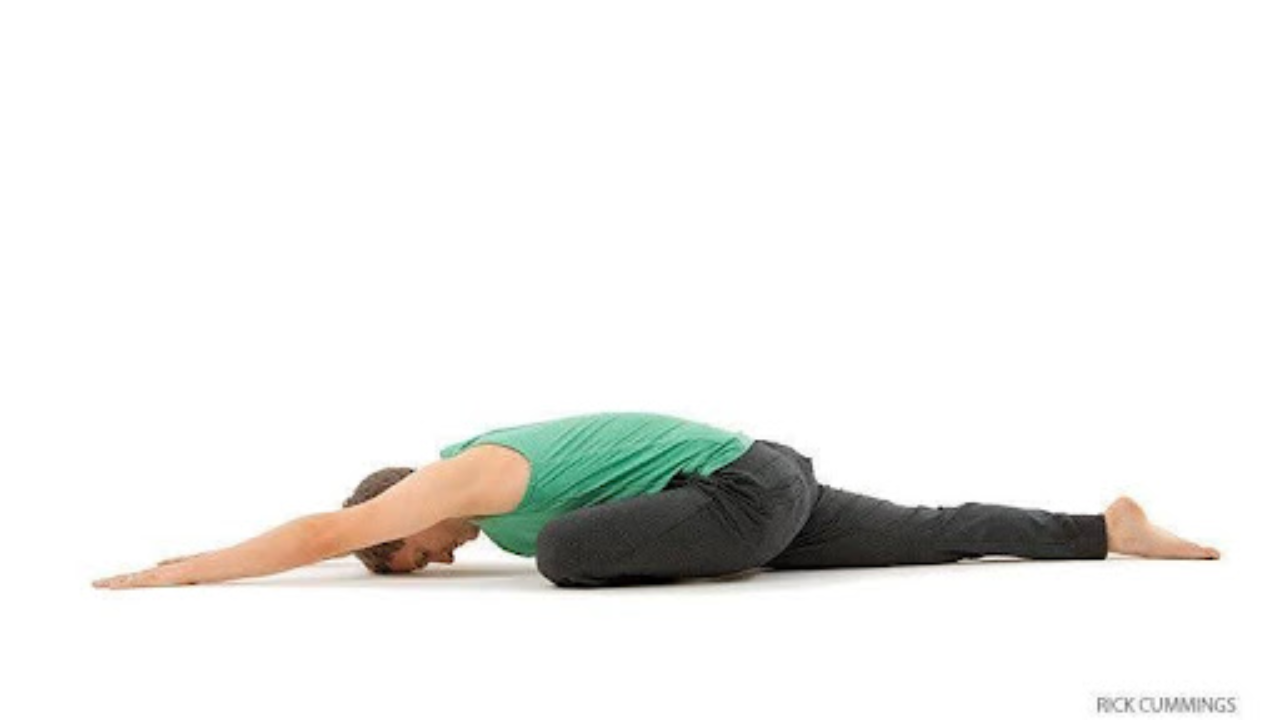 Eka pada Rajakapotasana – variation