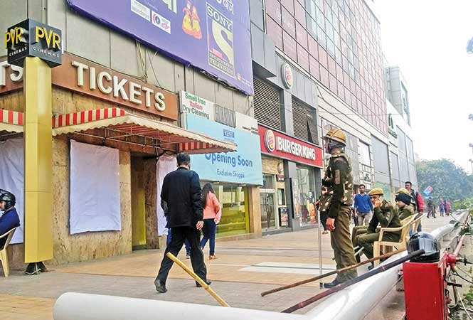 Gurgaon Riots Padmavati protests in Gurgaon: Schools shut, meetings cancelled ...