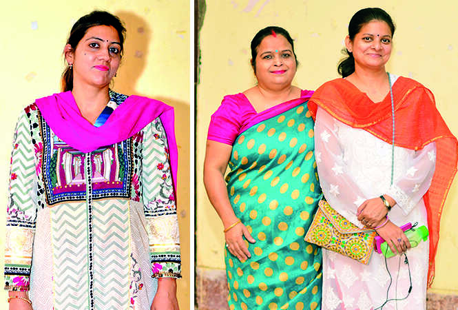 (L) Mukti (R) Reshmi and Dipti (BCCL/ Pankaj Singh)