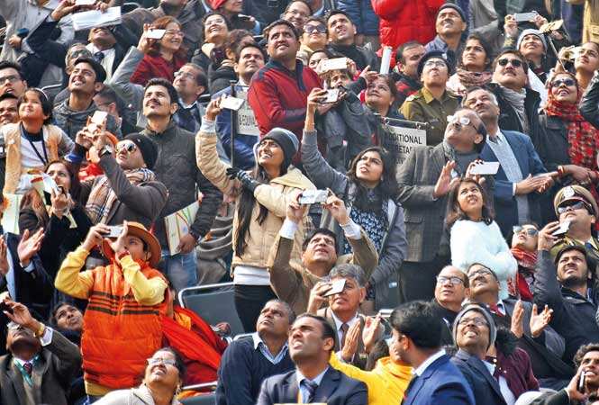 Audience-people-enjoy-flypast-2018