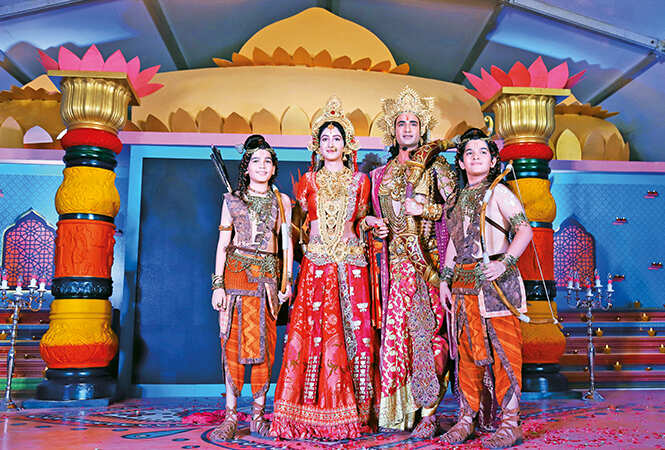 Himanshu Kohli as Rama in the show Ram Siya Ke Luv Kush, with the other cast of the show (BCCL/ Aditya Yadav)