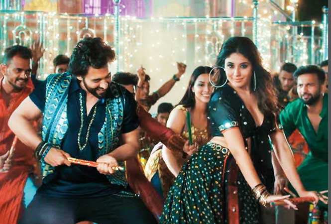 Jackky Bhagnani and Kritika Kamra in Kamariya from Mitron
