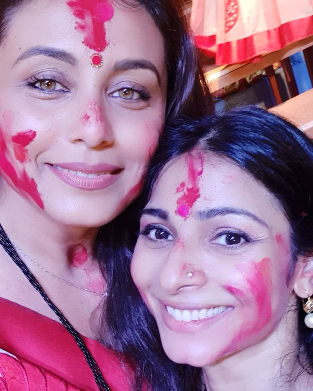tanishaamukerji_71095873_410619089861282_7285276687692416642_n (1)
