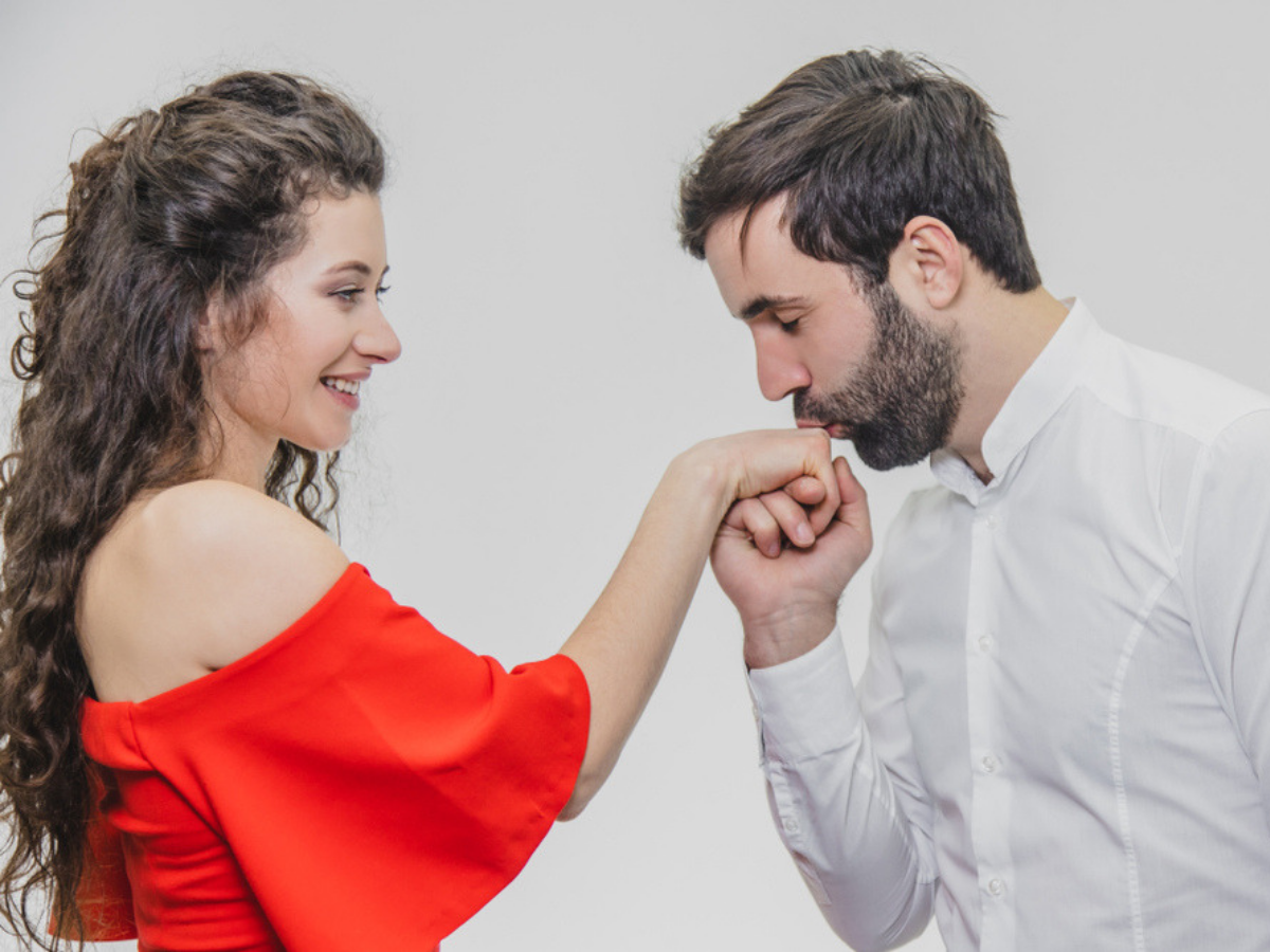 Happy Kiss Day 2020: Quotes, Messages, Wishes