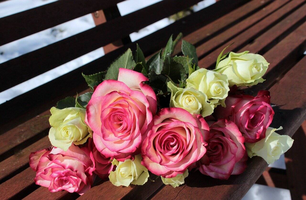 Happy Valentine's Day 2022 WhatsApp Wishes and Facebook messages