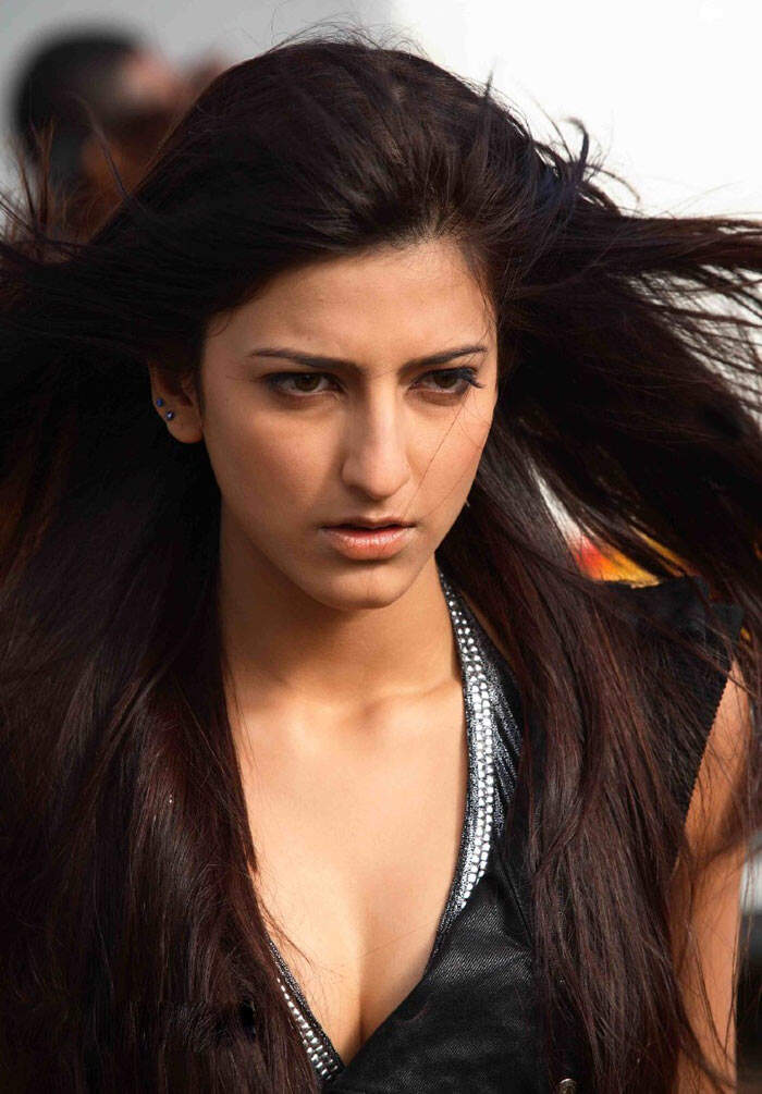 shruthihassan-luck-stills-03