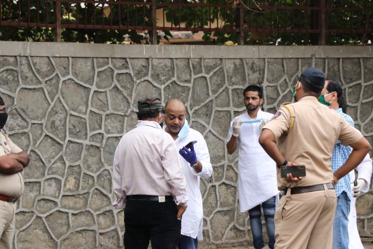 Wajid Khan Last Rites Photos, Wajid Khan Death News