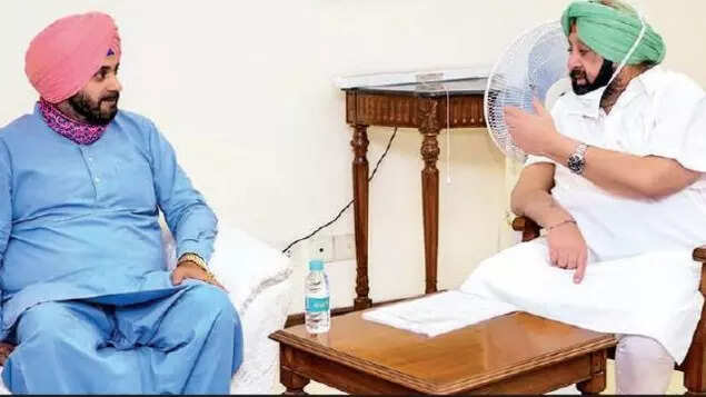 Navjot Singh Sidhu with CM Amarinder Singh (EMBED)