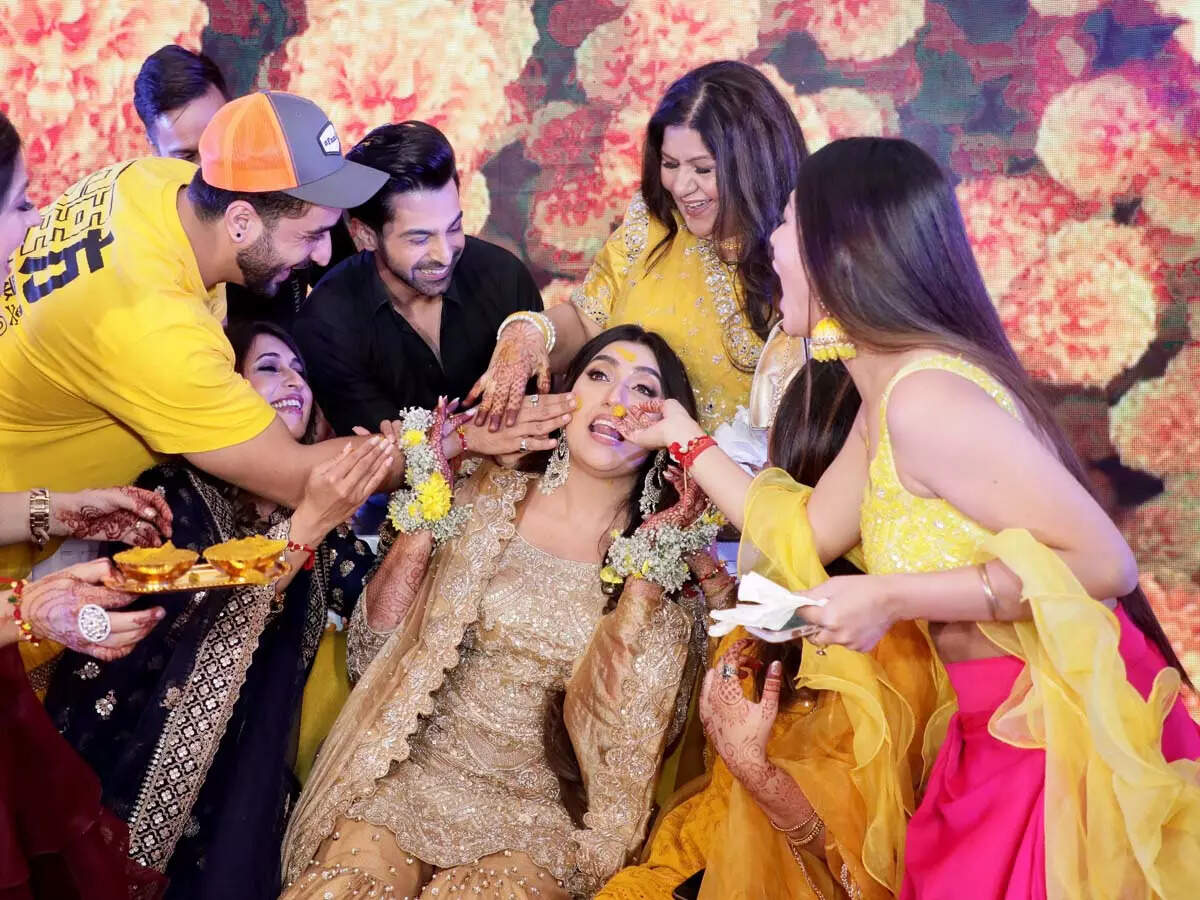 ​Yeh Hain Mohabbatein cast had a blast at haldi and sangeet ceremony