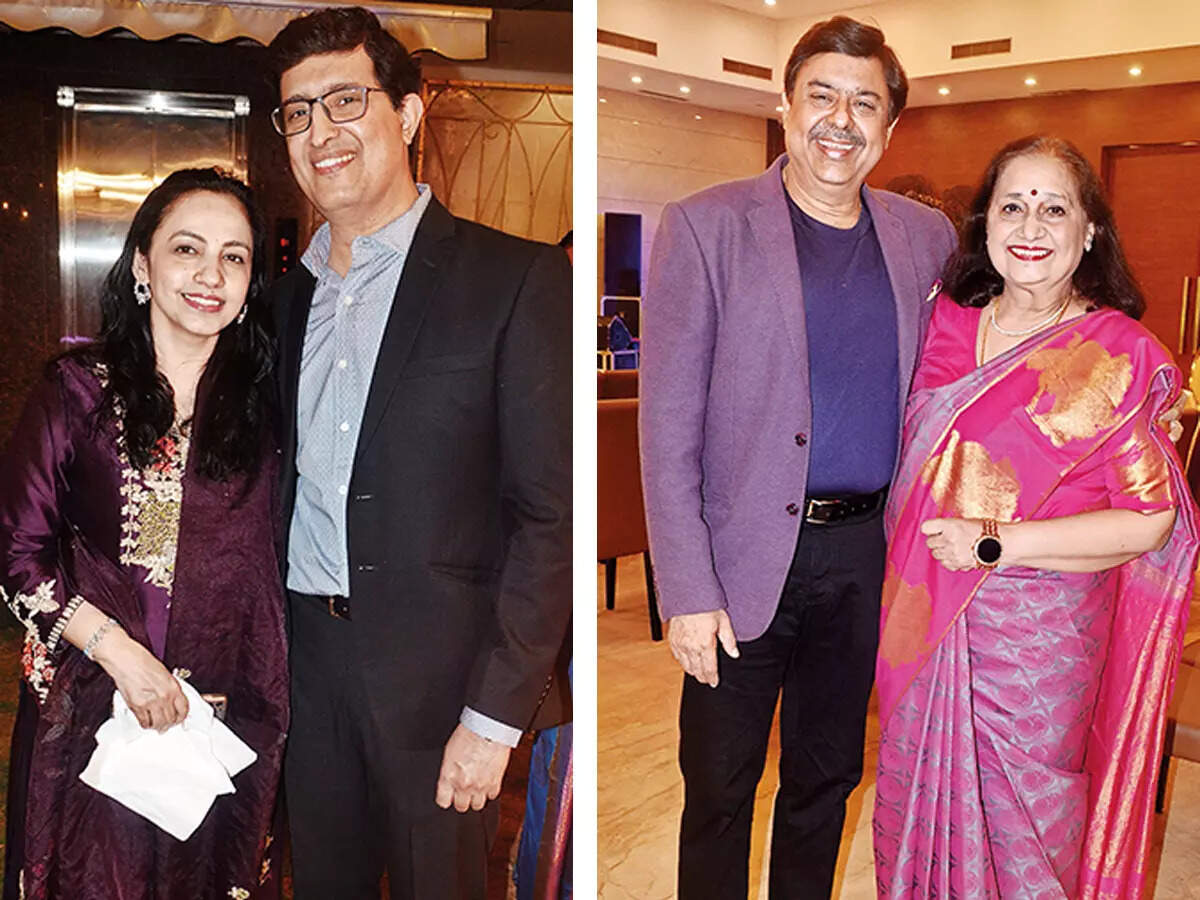 (L) Shailly and Manish Mahendra (R) Dr SK Mishra and Dr Neelam Mishra