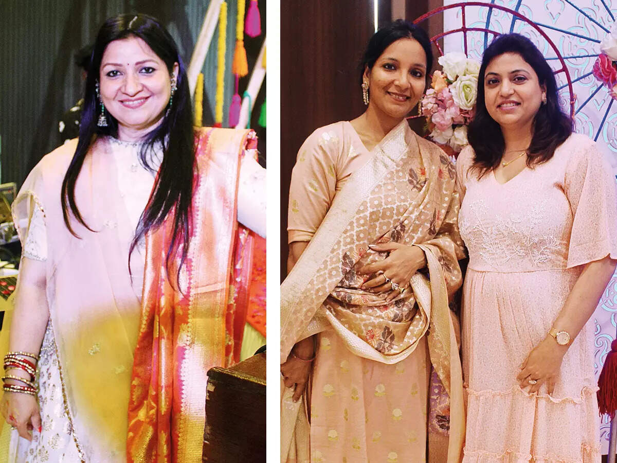 (L) Sonal (R) Akanksha and Tanya