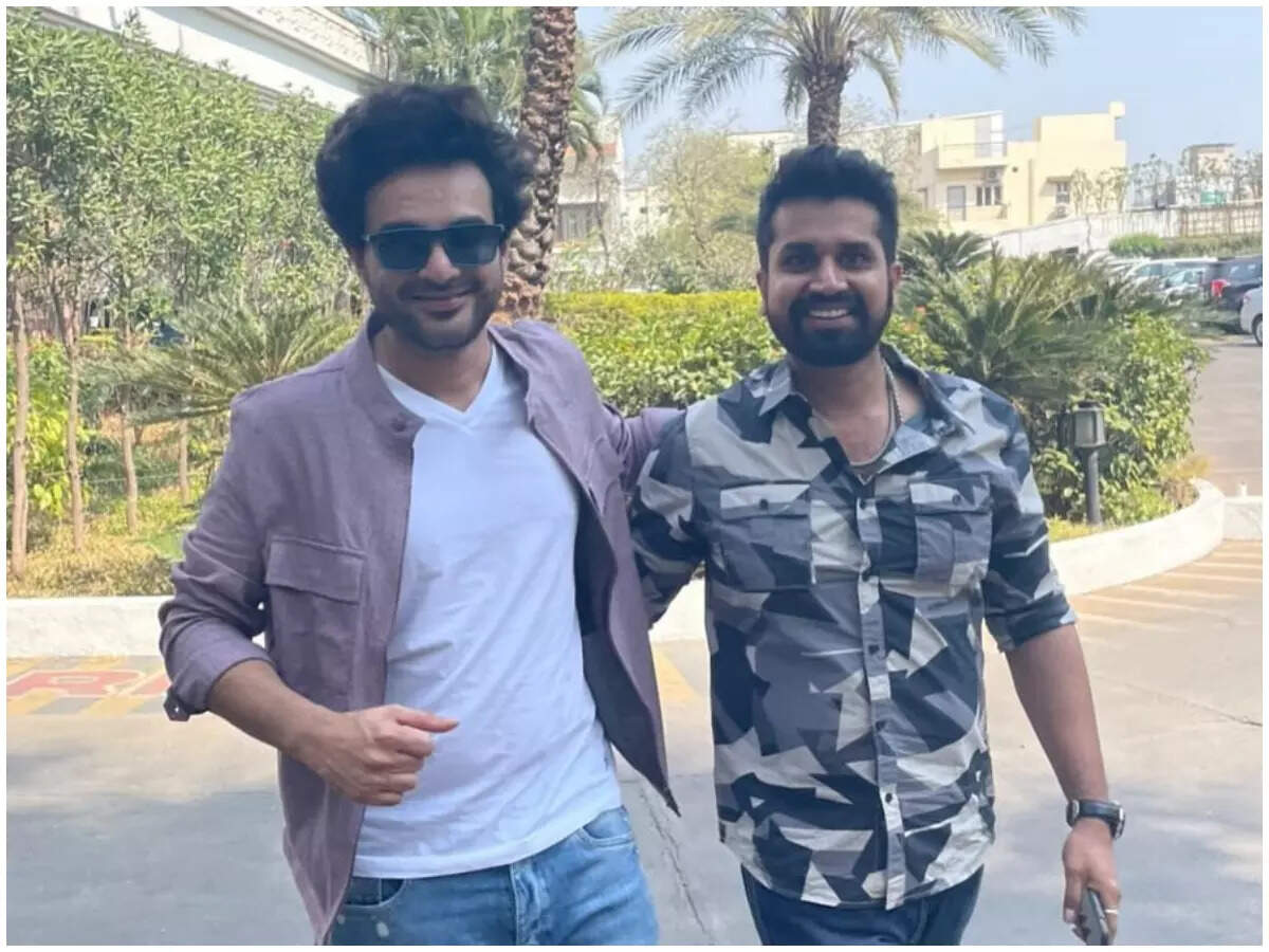 'DJ Tillu' Director with Siddhu Jonnalagadda