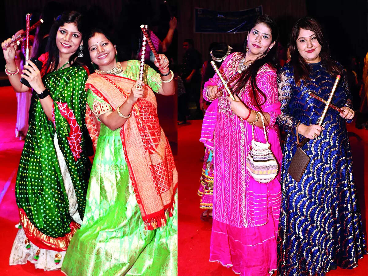 (L) Niharika Chaharia and Shefali Agrawal (R) Roma Jadwani and Ambika Arora