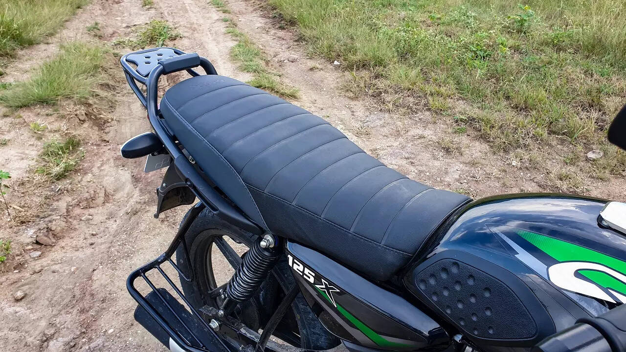 bajaj ct 125x review seat