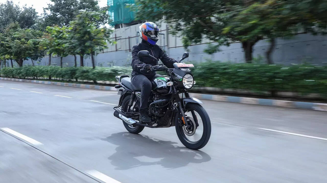 bajaj ct 125x review images