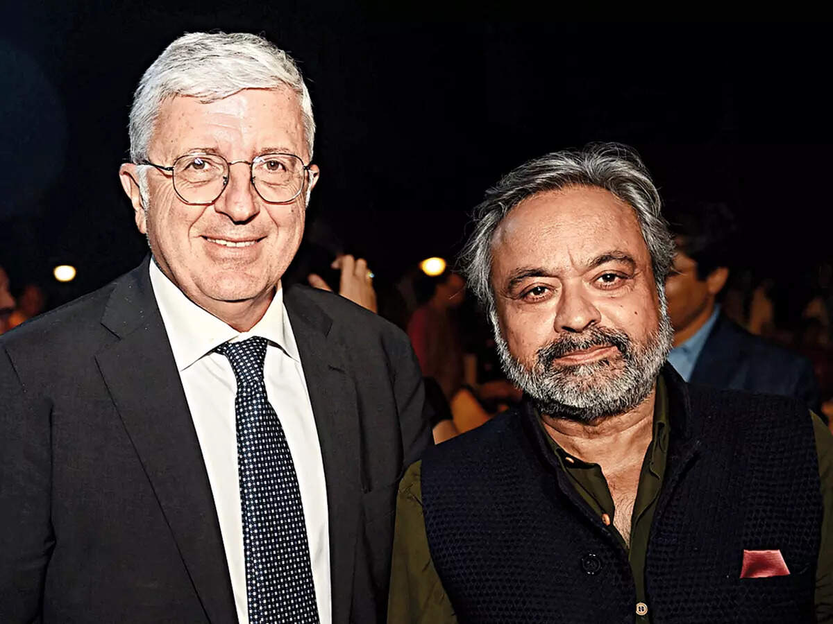 Ambassador of Italy Vincenzo de Luca with Sanjeev Bhargava