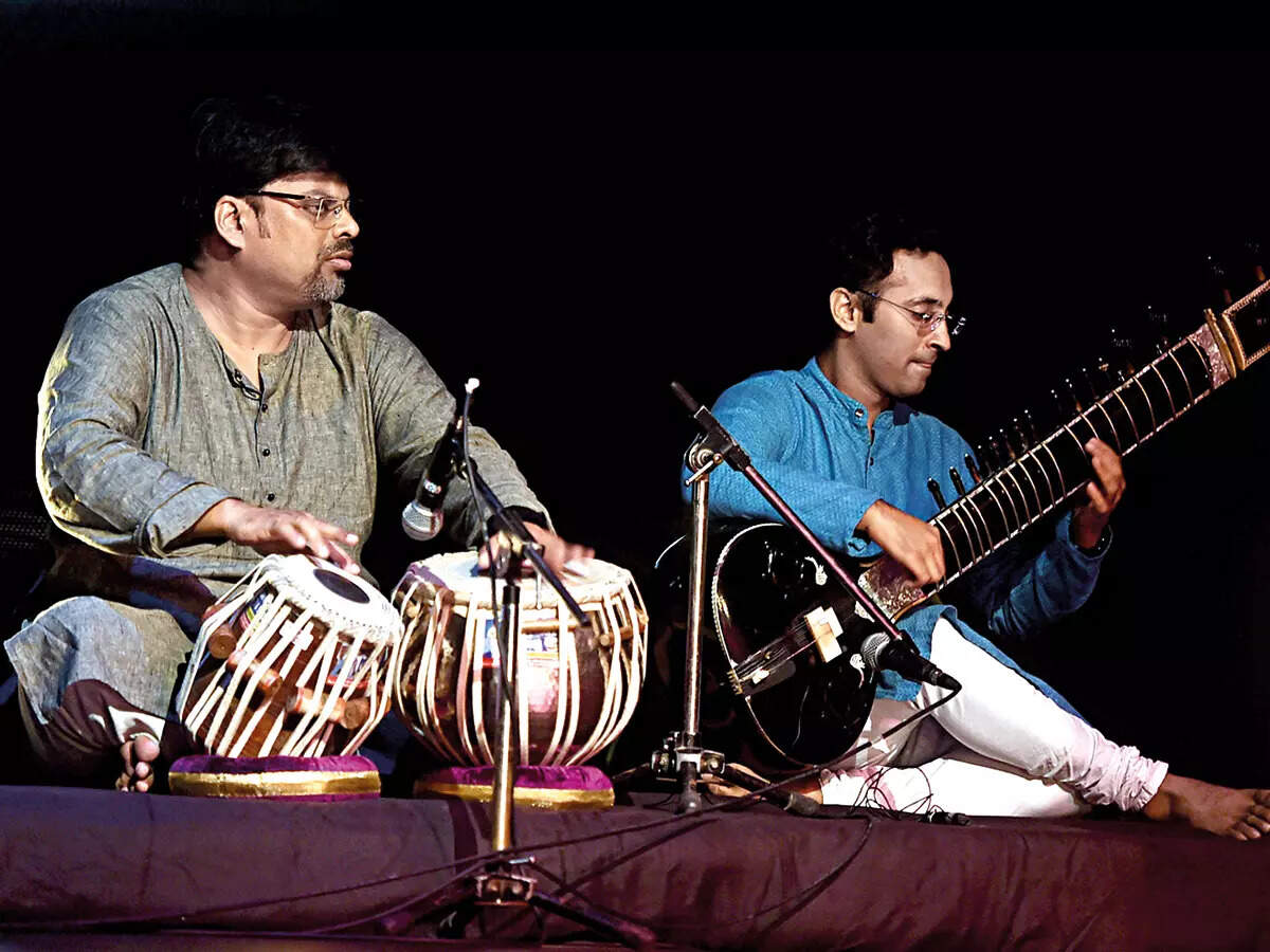 Shambhunath Bhattacharjee on tabla and Dhruv Bedi on sitar