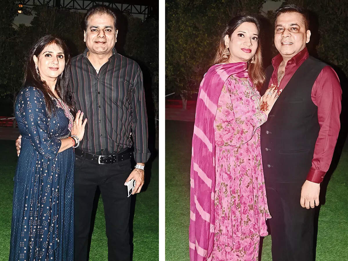 (L) Kanta and Bhisham Panjwani (R) Shruti and Bharat Agarwal