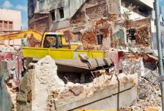 Techie dies in Anna Salai wall collapse