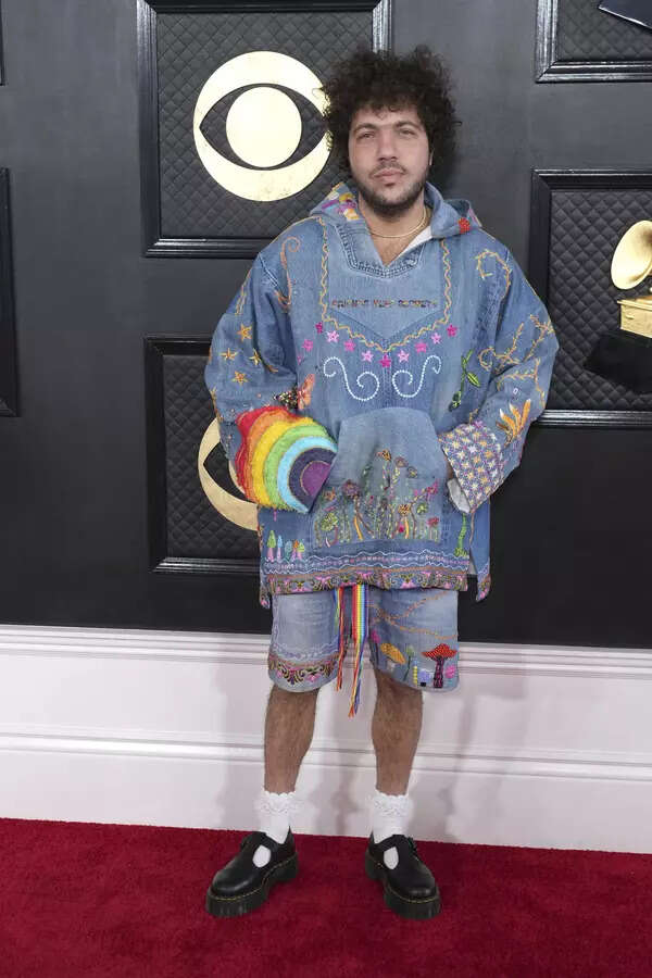 Lizzo wows in orange, Doja Cat dons black Latex at Grammys