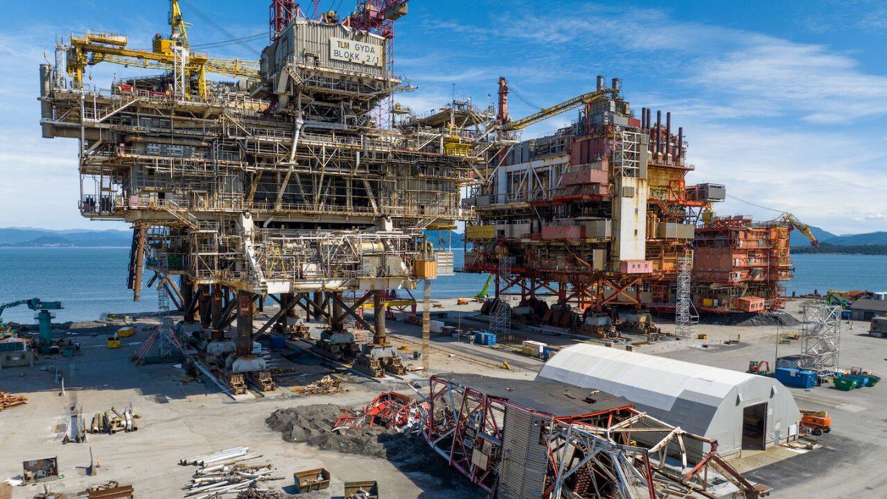 How did 20 tonnes of oil platform aluminium become a 55-metre bridge