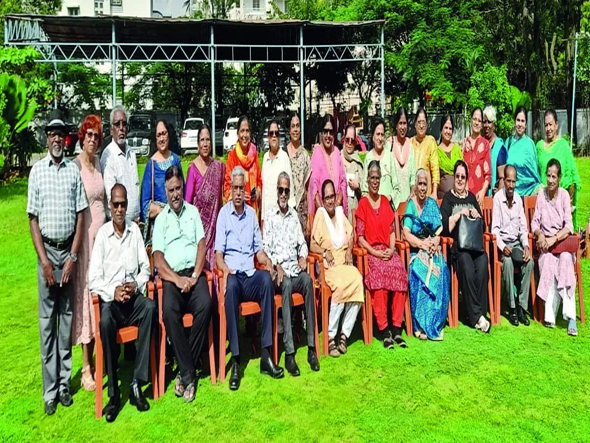 The Towns Mirror Special When The Clock Turned Back For Retired Teachers