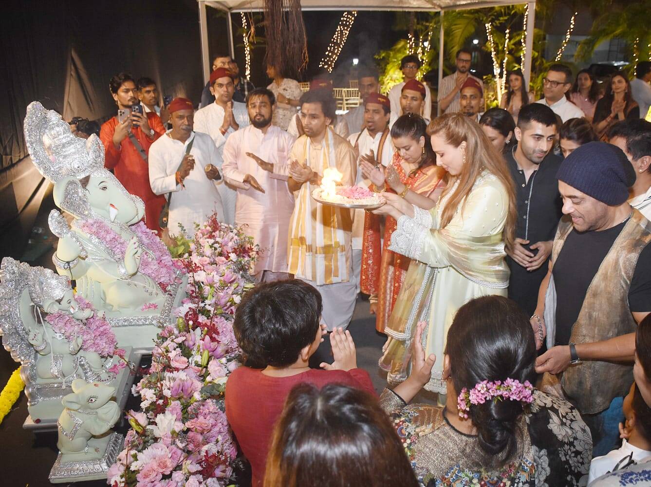 salman iulia ganpati 2
