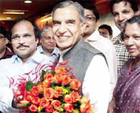 Railway minister becomes 'mamu' in Upper House