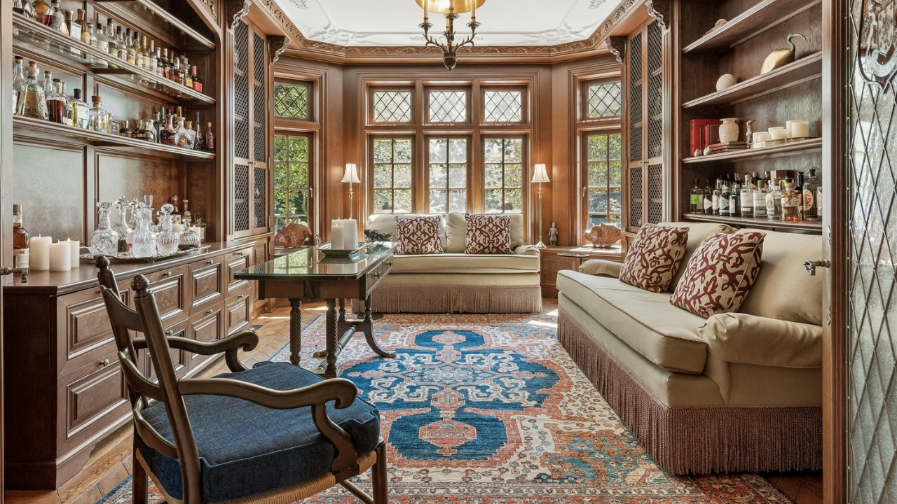Architect Henry S. Koch designed the house in the Tudor Revival style, which was popular in the United States during the early 20th century<br>