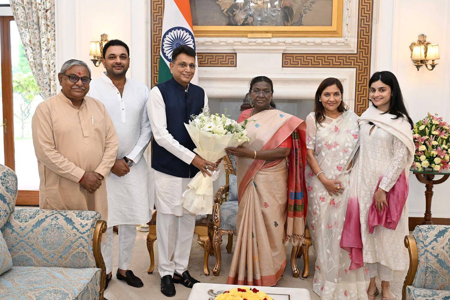 Mahesh Bhagchandka with President Murmu