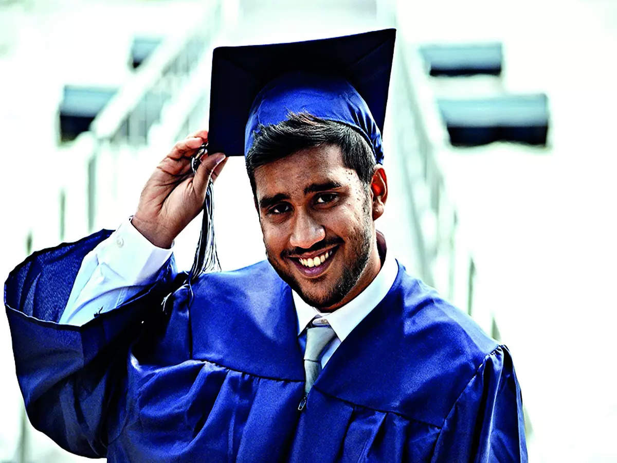 Convocation Uniform Academic attire (Gown and cap) in Bangalore at best  price by Kapri - Justdial