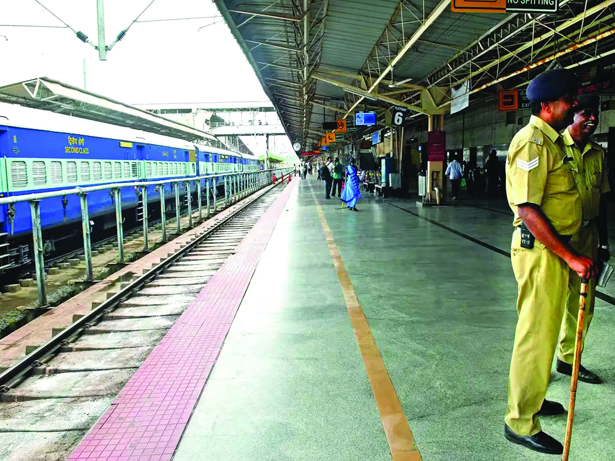 South western railway plans six new platforms to ease station congestion