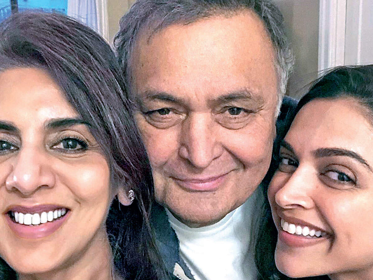 Deepika Padukone meets Rishi Kapoor and Neetu Singh
