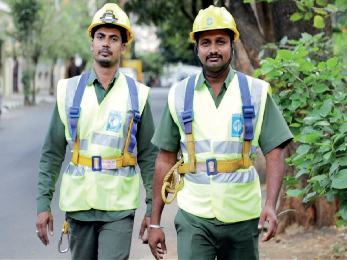 After​ several electrocution incidents, array of hi-tech equipment will  keep Namma Bescom linemen safe