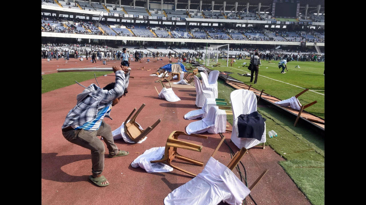 Kolkata, Dec 13 (ANI): (An exclusive picture from the Yearender 2025) Angry fans...