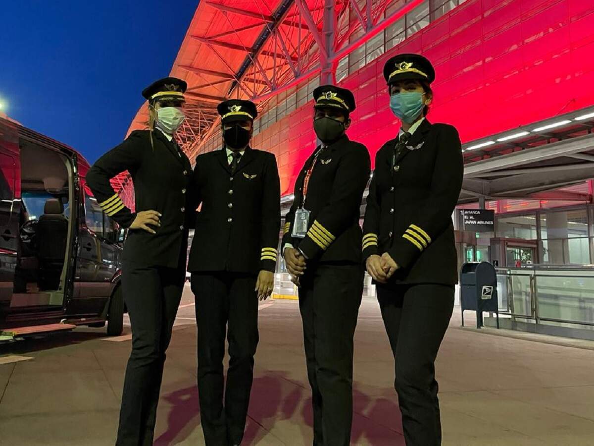 Capt Zoya Aggarwal (extreme left), Capt Papagari Thanmai, Capt Akansha Sonaware & Capt Shivani Manhas (Picture source: AI)