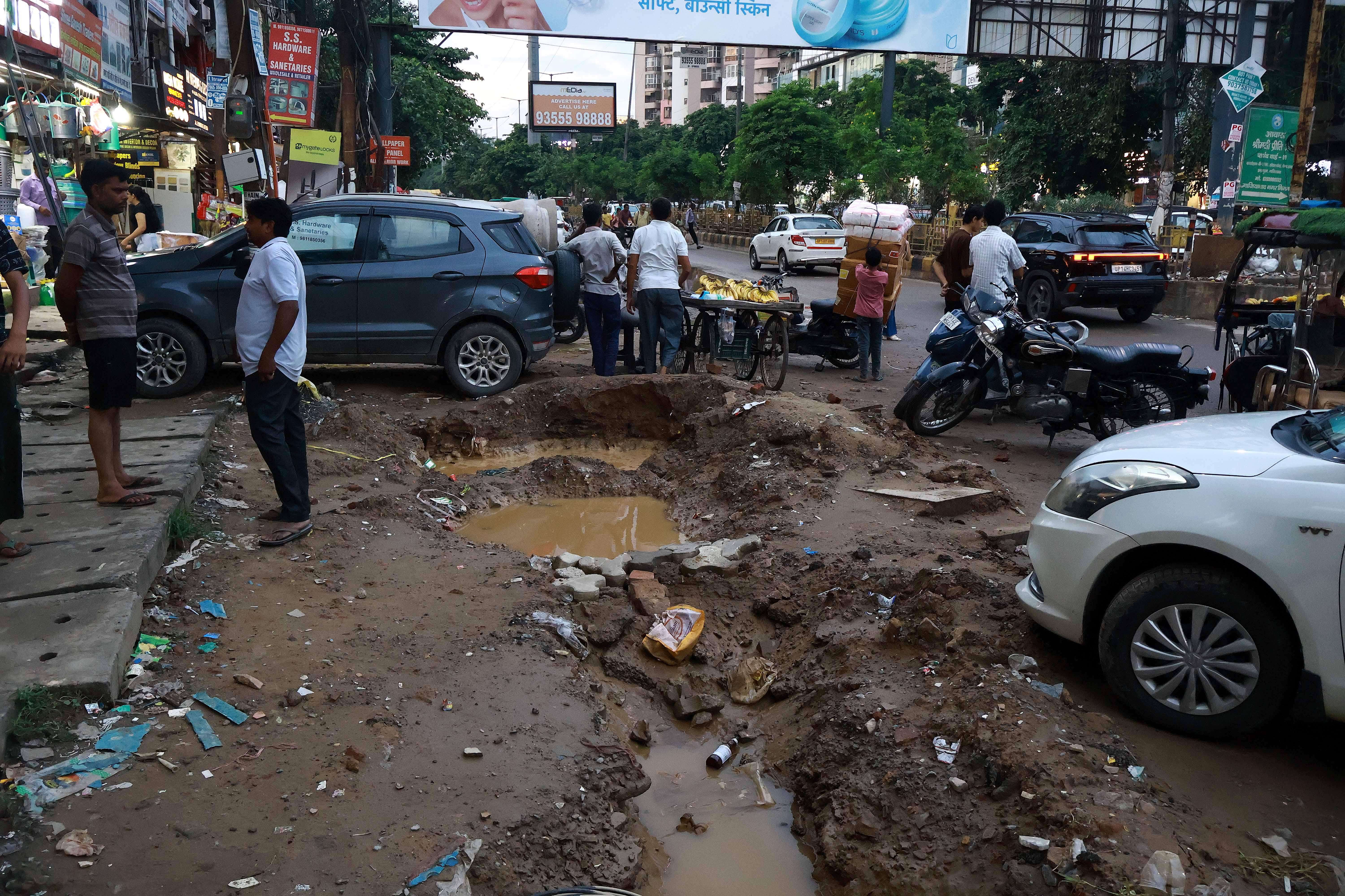 Indirapuram Kala Patthar Road-1.JPG