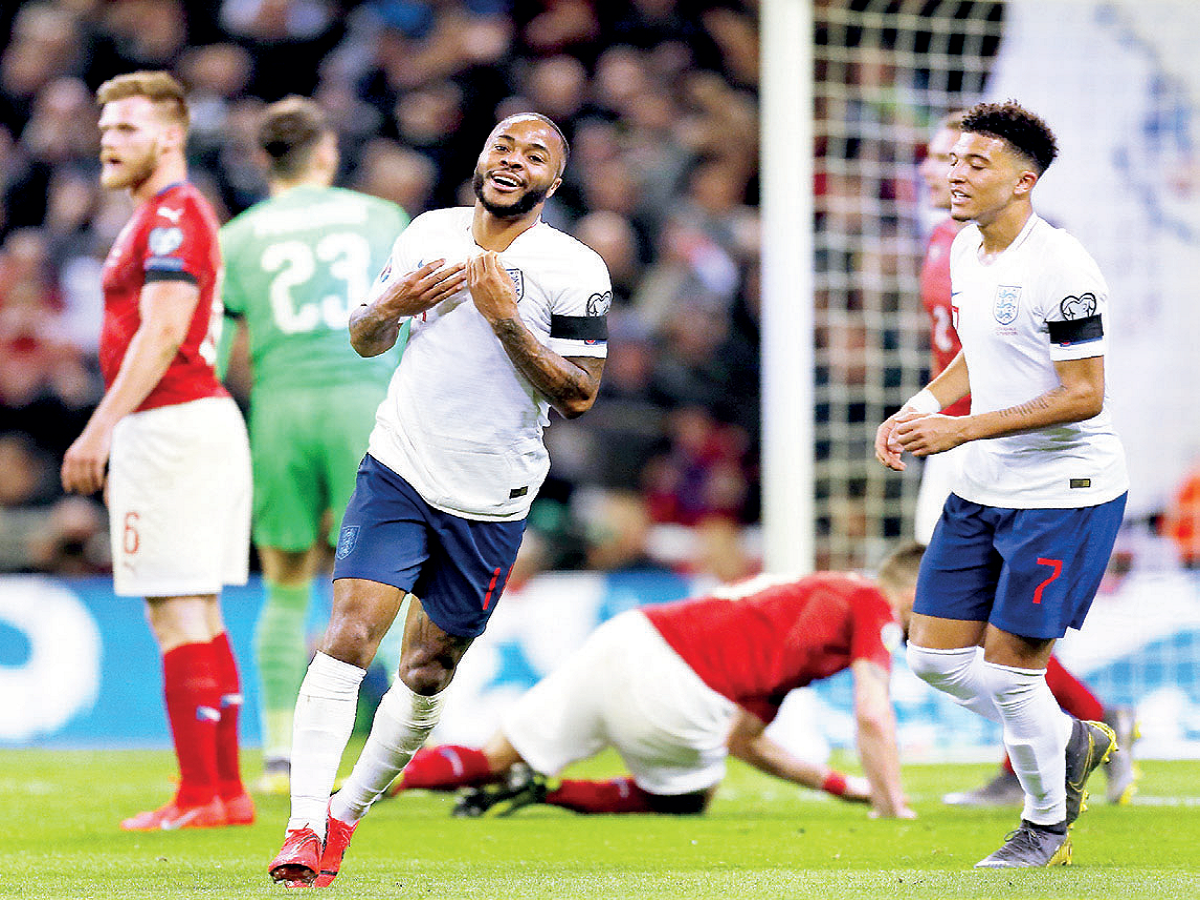 Inggris 5 0 irlandia hattrick debut