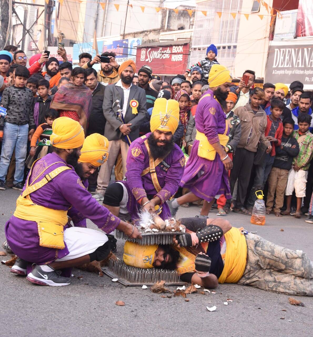 Bareilly youth demonstrates act of bravery and courage Bareilly News