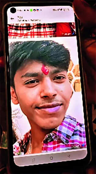 Family of Arpit Jaj (19) rues his return to Delhi