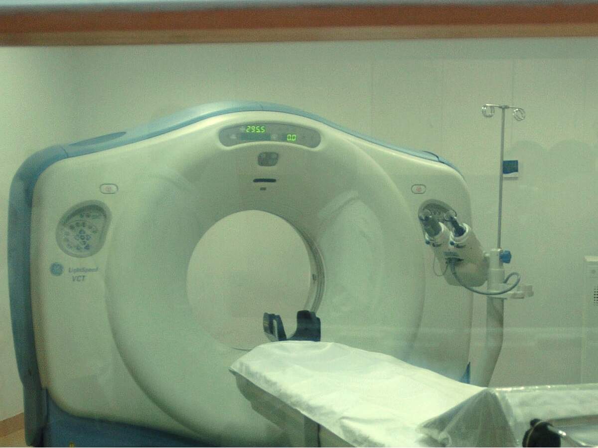 COVID Positive? Here's what AIIMS director says about conducting CT scans, blood tests to spot biomarkers and use of steroids - Vimarsana News