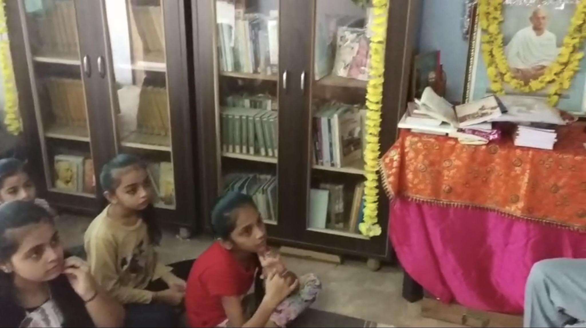 Kids at Gandhi Smruti Mandir Nirnay Nagar Ahmedabad.jpeg