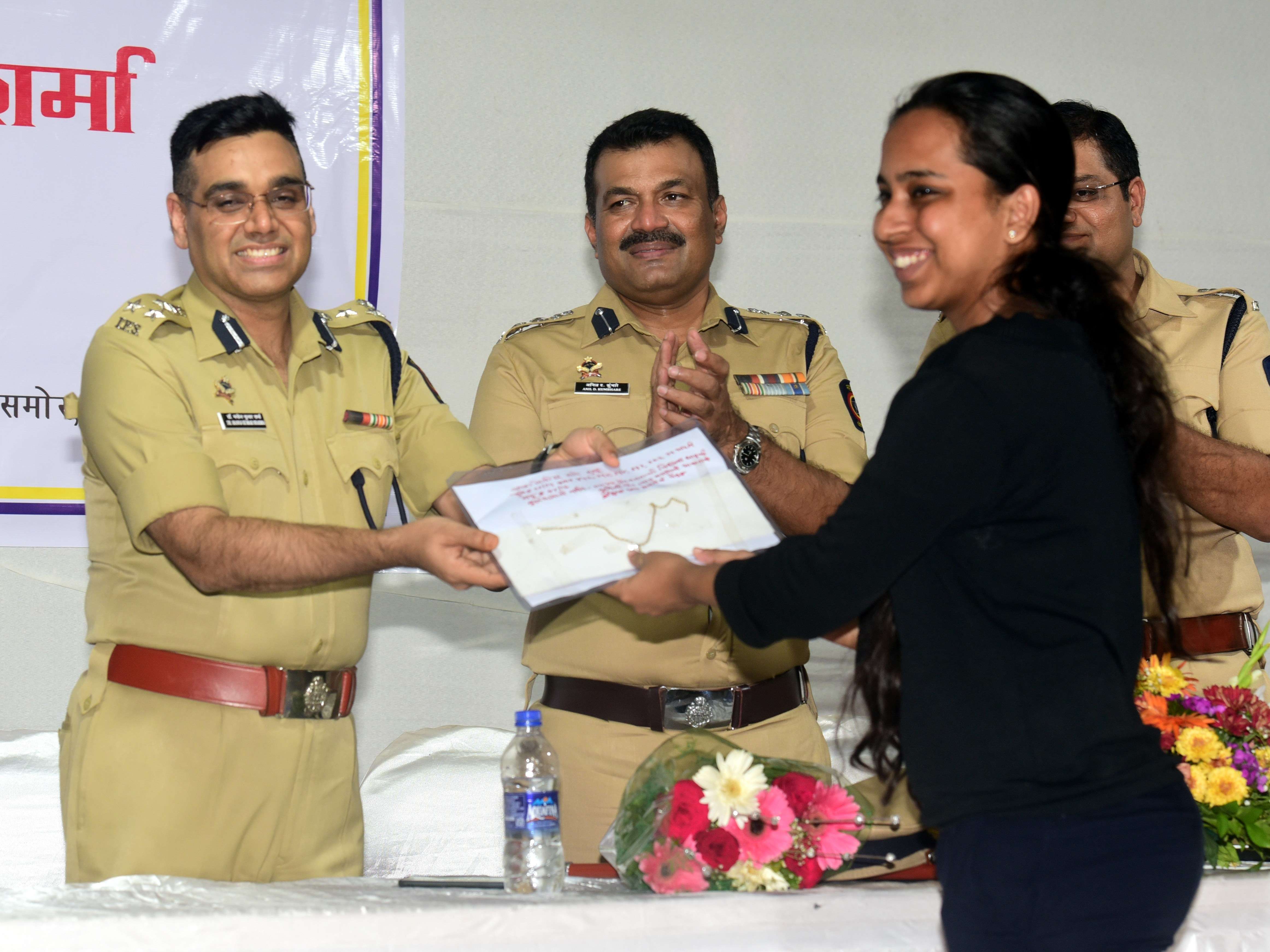 Mumbai Police return recovered stolen bikes, mobiles, gold chains worth ...