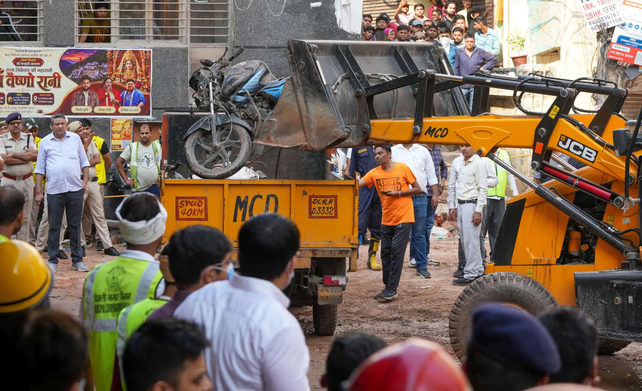 Building collapses in south Delhi's Satya Niketan