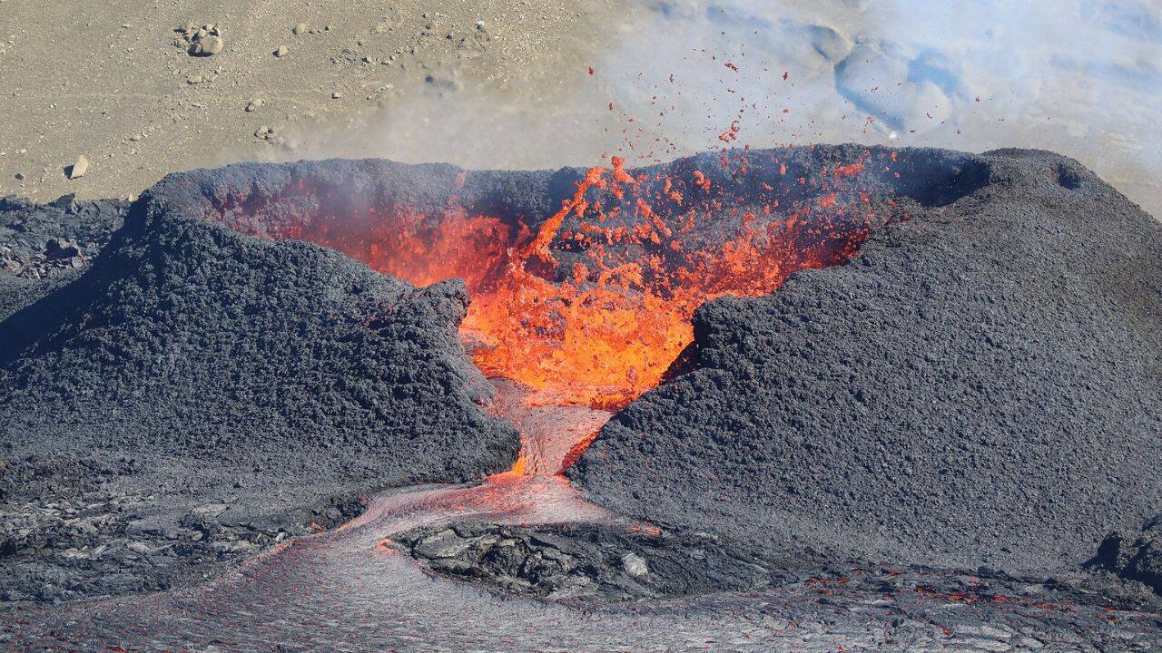 1000°C magma encounter become an energy experiment
