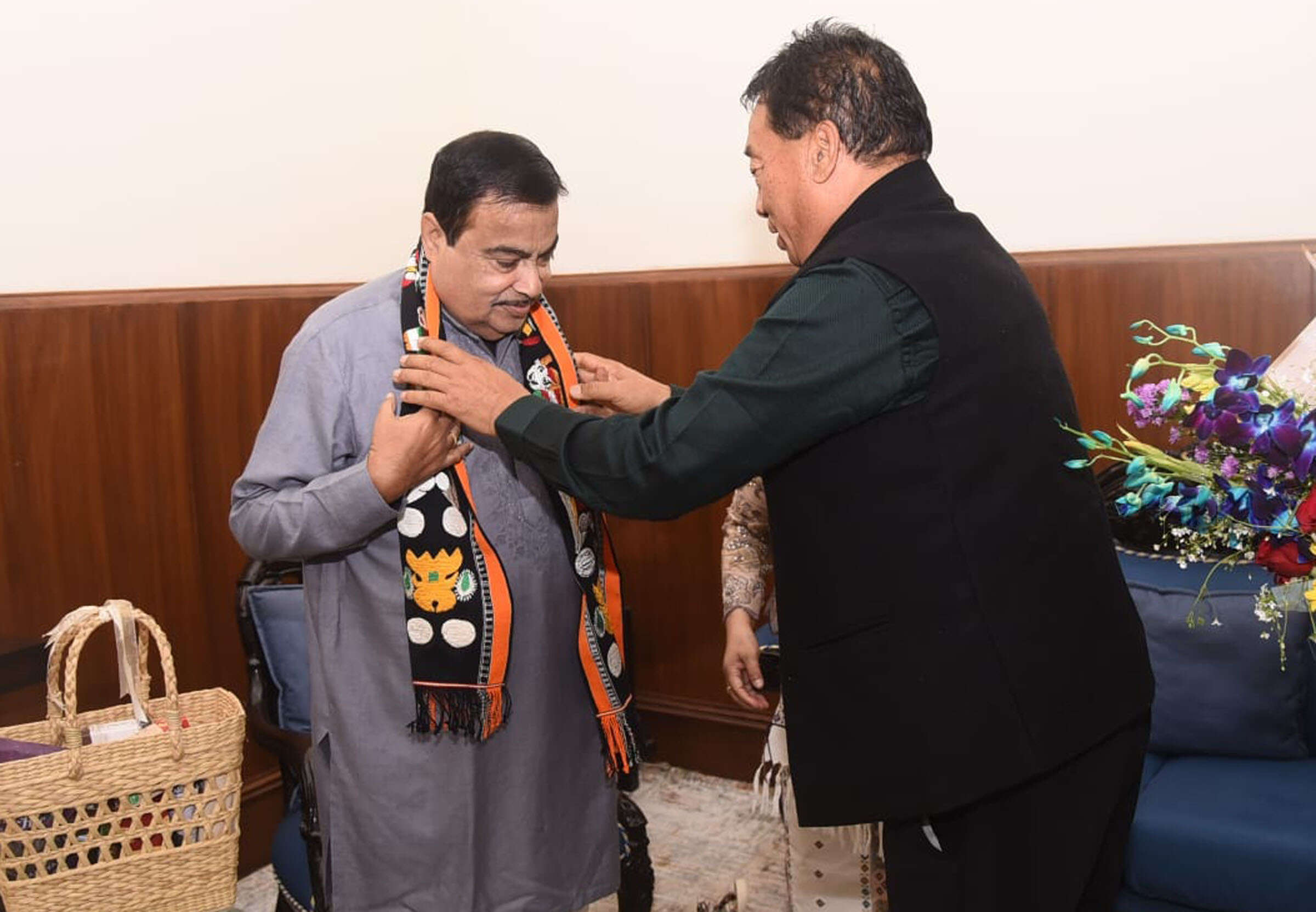 a57c9c2d-0340-4d4c-993b-71a16da81fb1_Manipur_CM_meets_NITIN_GADKARI_5.jpeg