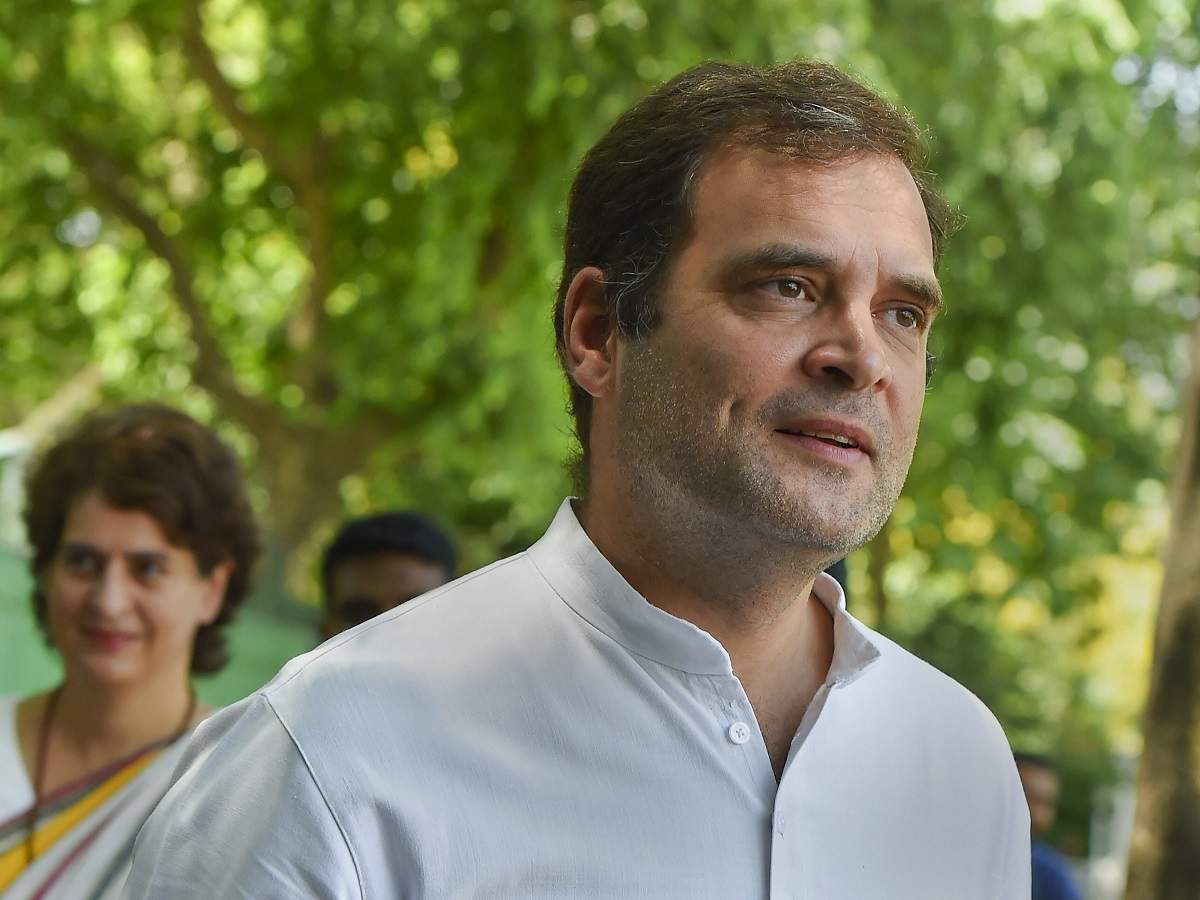 Rahul Gandhi firm on quitting, Congress leaders make last ditch effort to convince him to stay