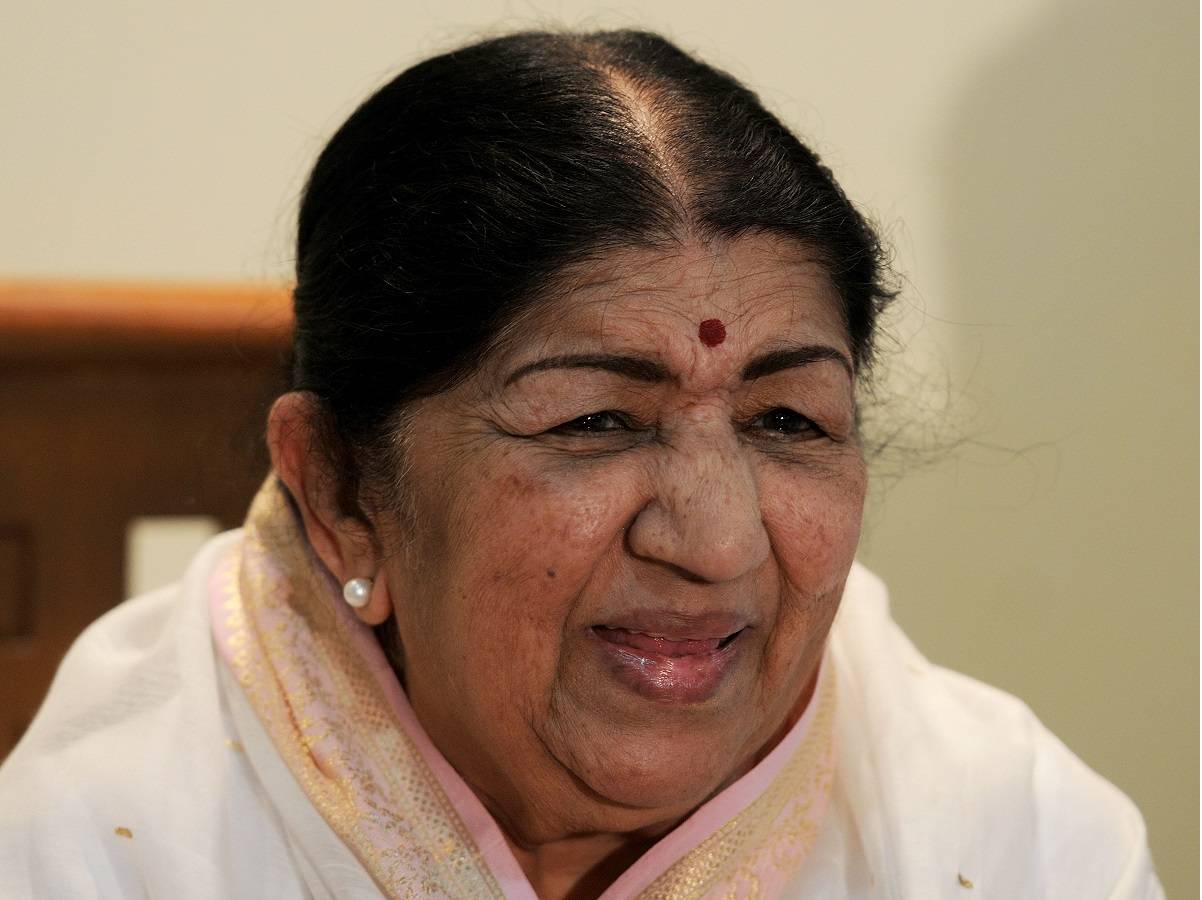 Lata Mangeshkar: The Renowned Singer Announces Rs. 1 Crore Help To Army 