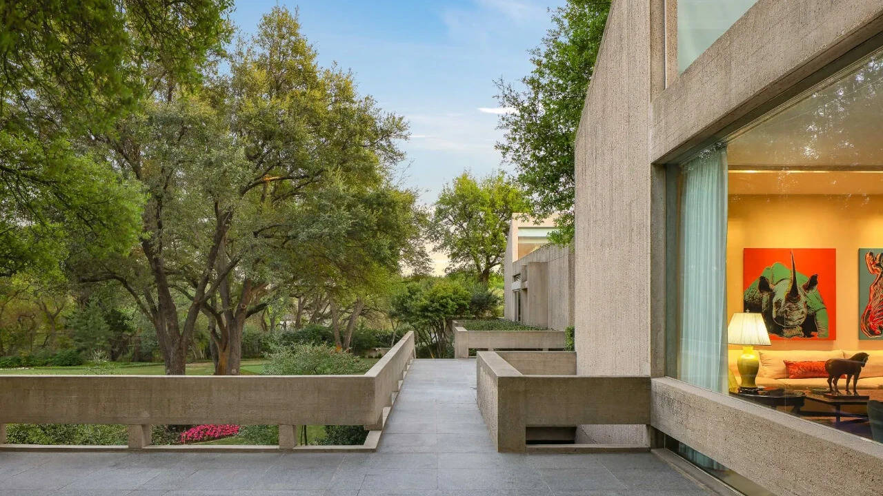 The outdoor entertaining space
