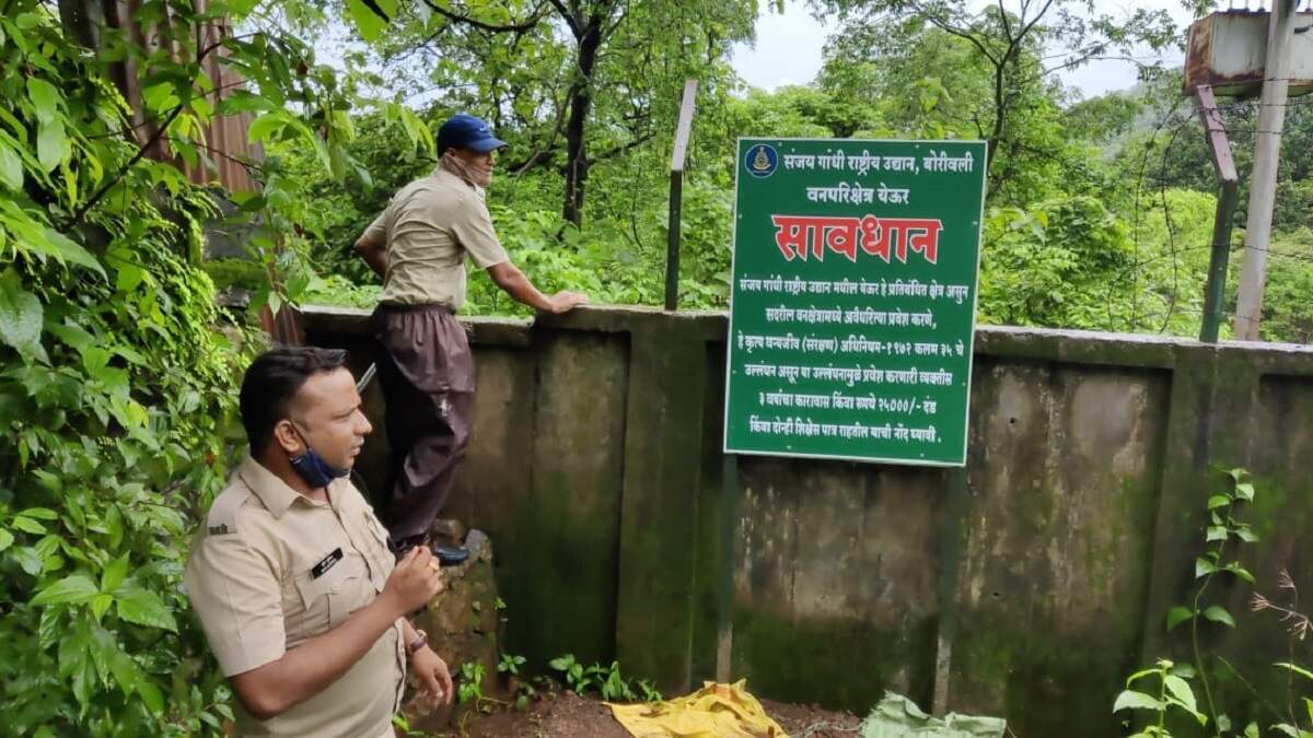 Warning board installed in Yeoor. Photo: Anil Shinde/BCCL